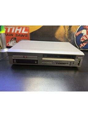 Hitachi DV-PF2U DVD VCR VHS Combo Player For Parts Repair DVD Tray Sticks